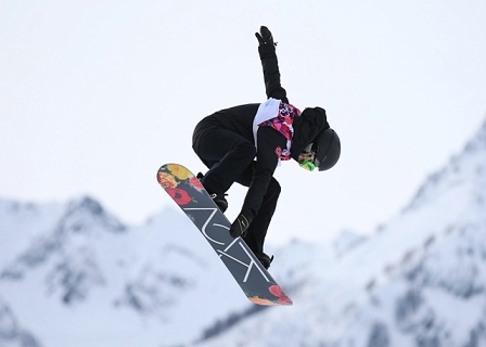 Snowboarderin Silje Norendal im Sprung